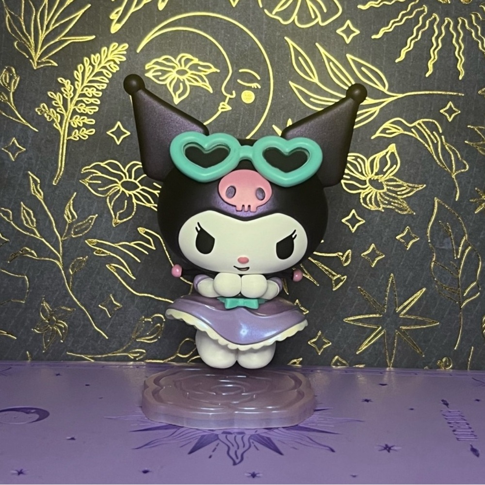 BUNDLE of 4 kuromi blind box figures !